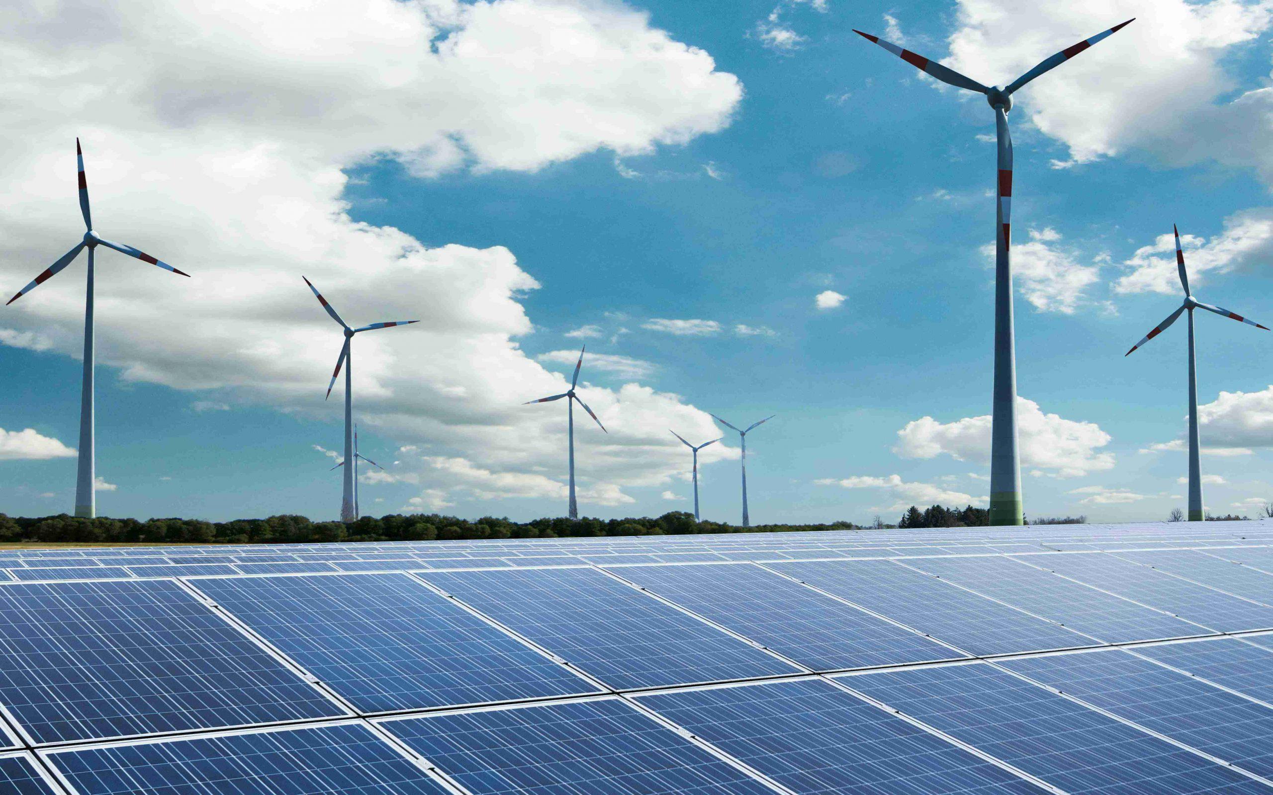 Windkraft- und Solaranlagen