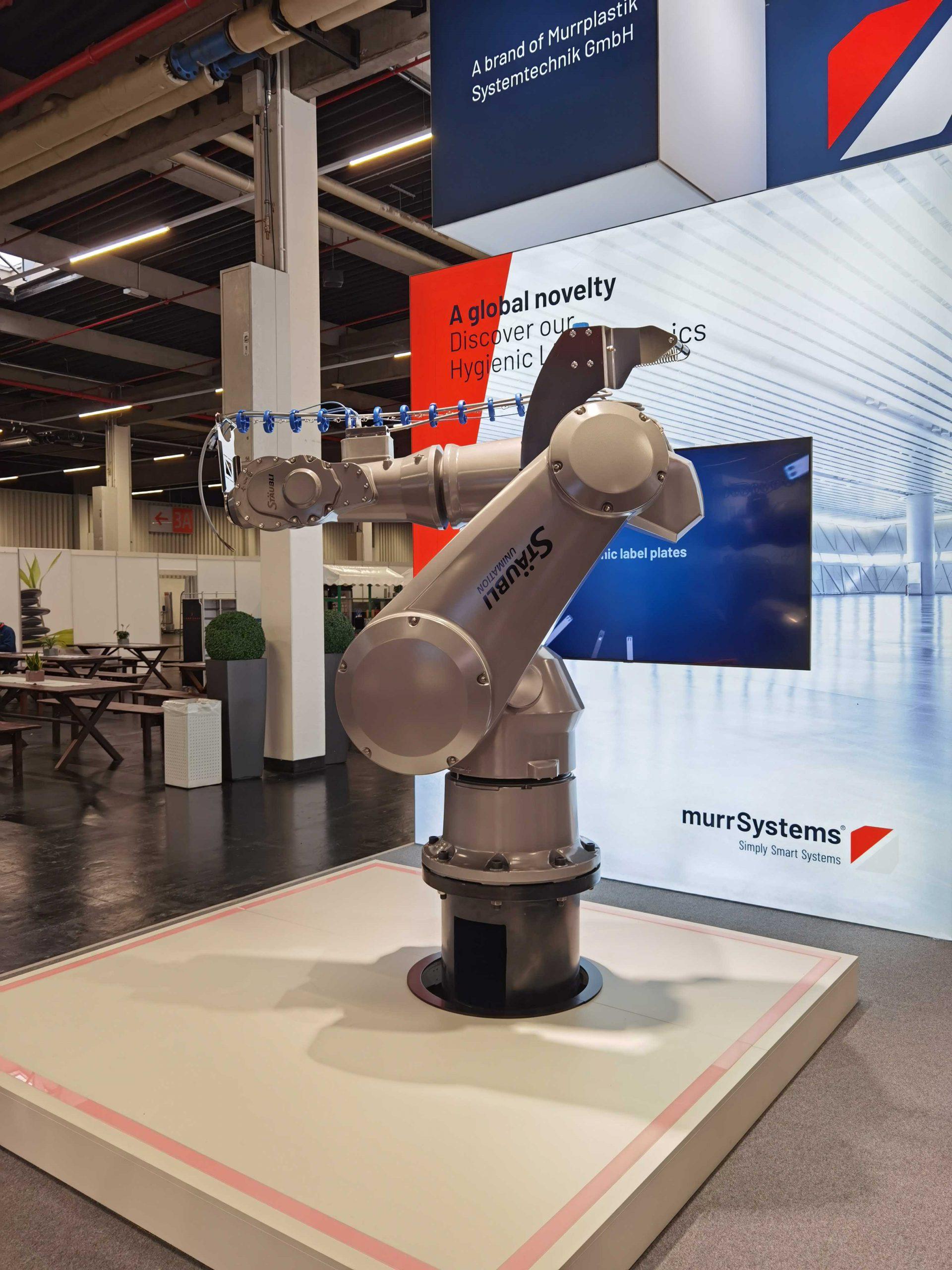 Roboterarm auf der Messe SPS