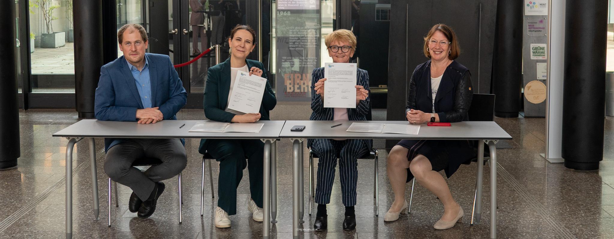 Unterzeichnung Agreement Technikum Hertha Firnberg Schulen