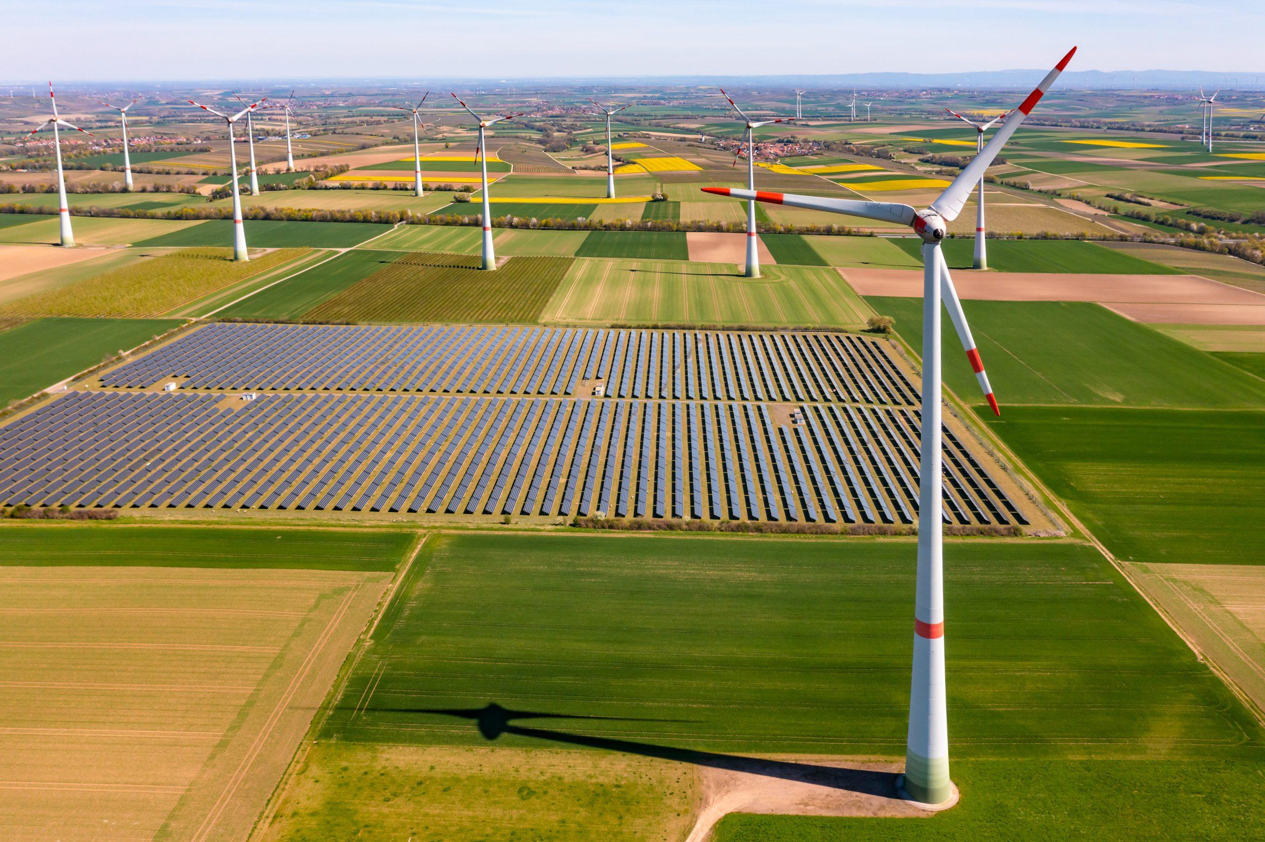 Photovoltaik und Windkraft