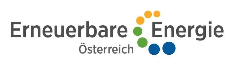 Logo mit dem Text Erneuerbare Energie Österreich und sechs farbigen Punkten, die einen Halbkreis zwischen den Wörtern bilden, in Orange-, Grün- und Blautönen.