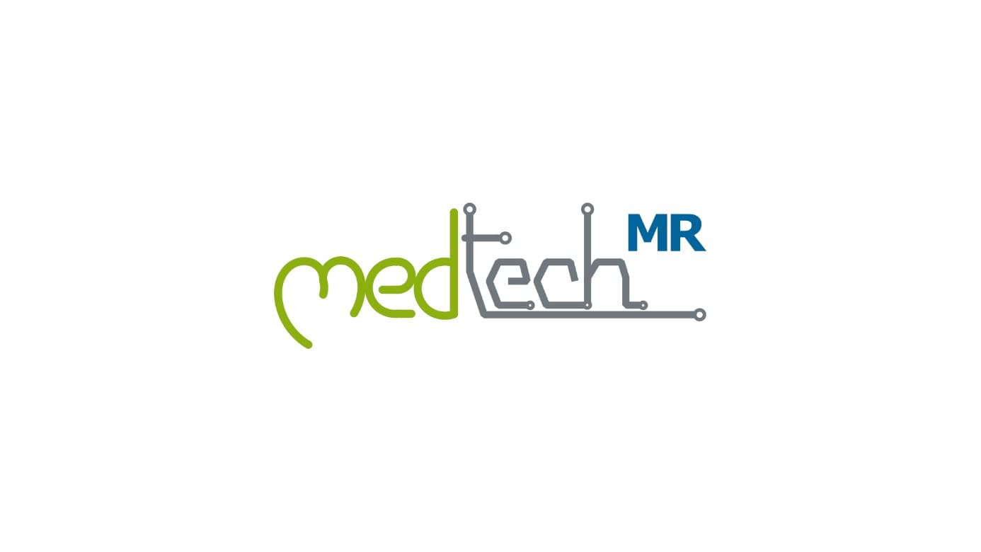Logo mit dem Schriftzug „medtech MR“; „med“ ist grün, „tech“ ist grau und im Stil einer Schaltung gestaltet, und „MR“ ist blau. Der Hintergrund ist weiß.