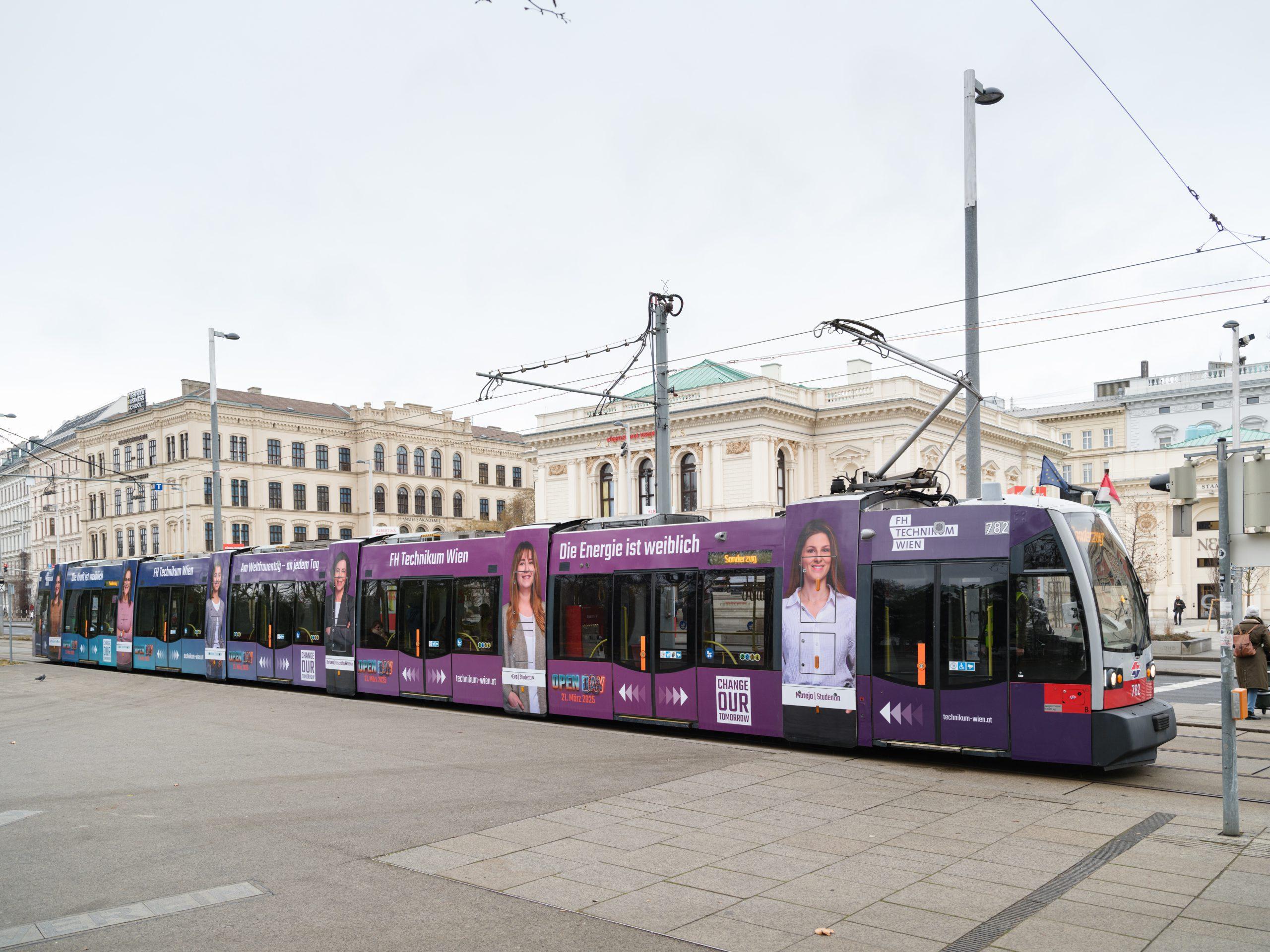 FH Technikum Wien gebrandete Straßenbahn 3 - Copyright FHTW-Hans Leitner