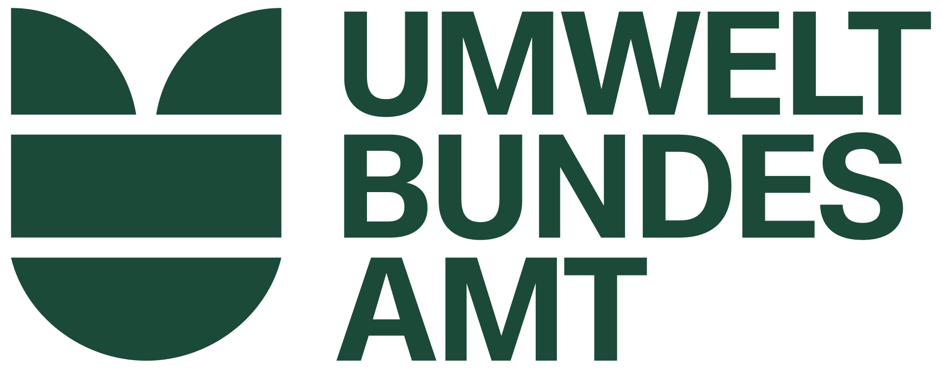 Logo des Umweltbundesamtes mit einem abstrakten grünen Blattmotiv auf der linken Seite und dem Schriftzug „UMWELT BUNDES AMT“ in fetten, grünen Großbuchstaben auf der rechten Seite.
